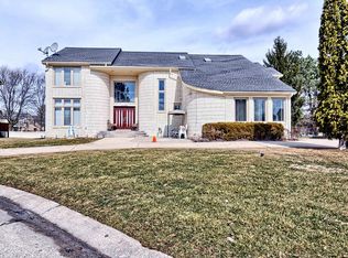 31189 Country Ridge Cir, Farmington Hills, MI 48331