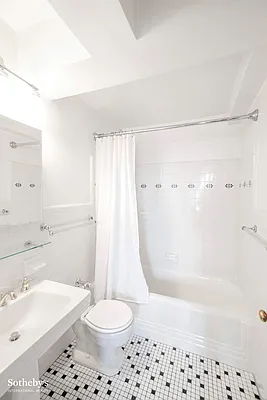 Rented by Sotheby's International Realty | media 27