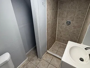 198 Parker St #Basement — photo 4 of 5
