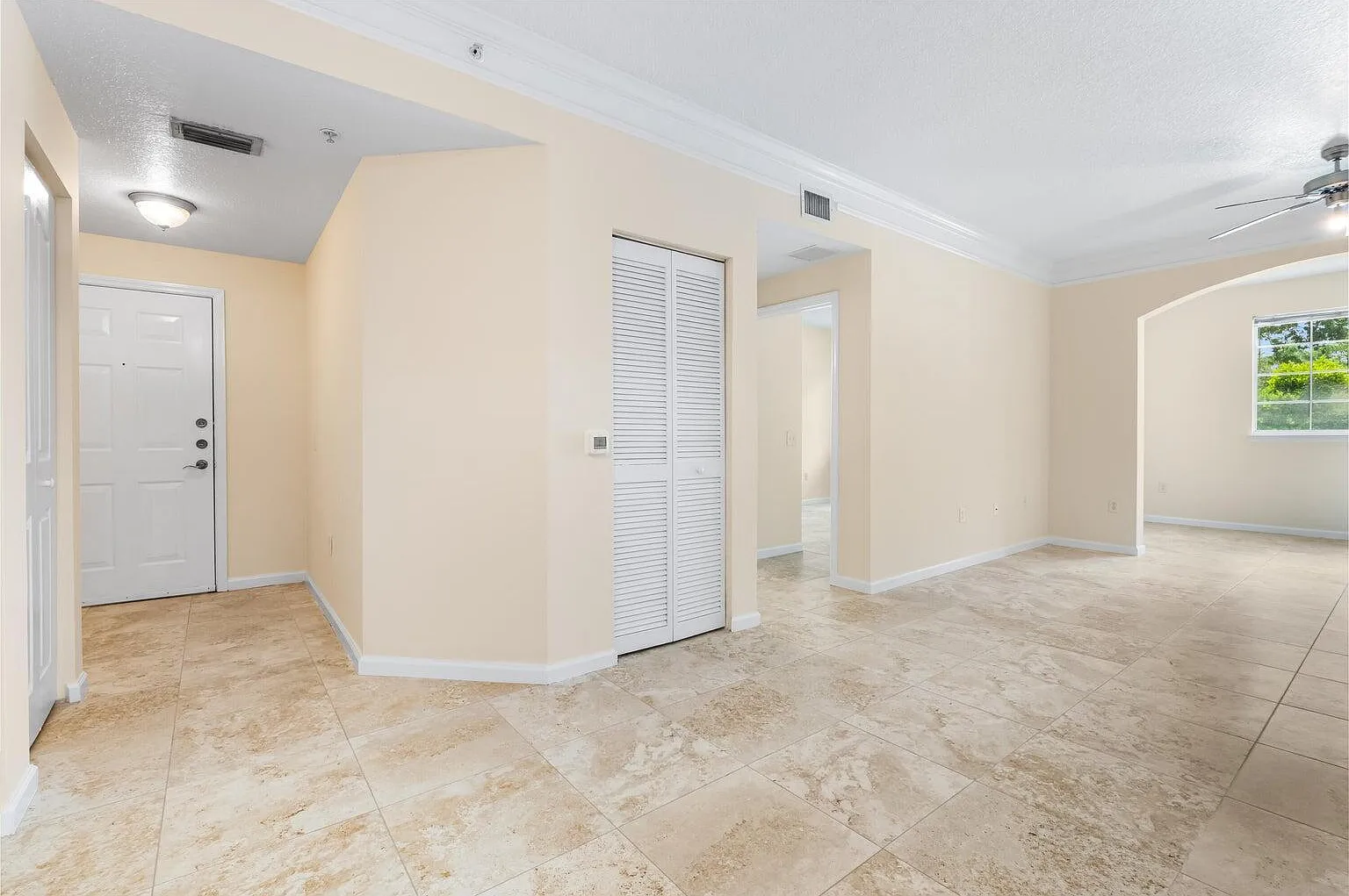 2 bed, 2.0 bath, 1258 sqft, $2,200 — Photo 2