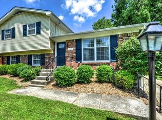 9605 Michael Edward Dr, Louisville, KY 40291