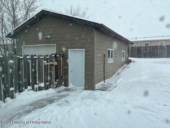 3rd image of 623 4th Ave SE