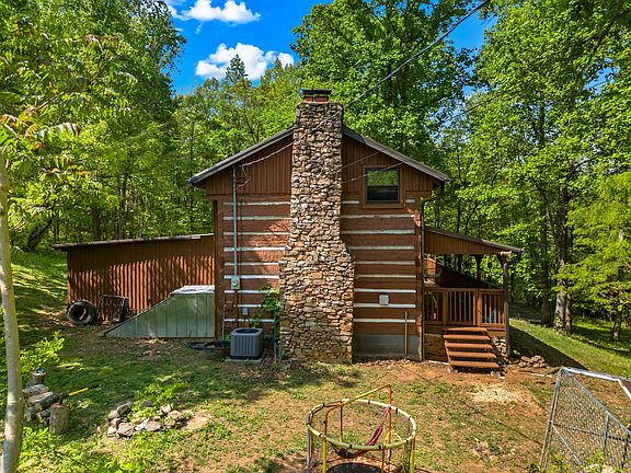 5th image of 874 Layman Dr