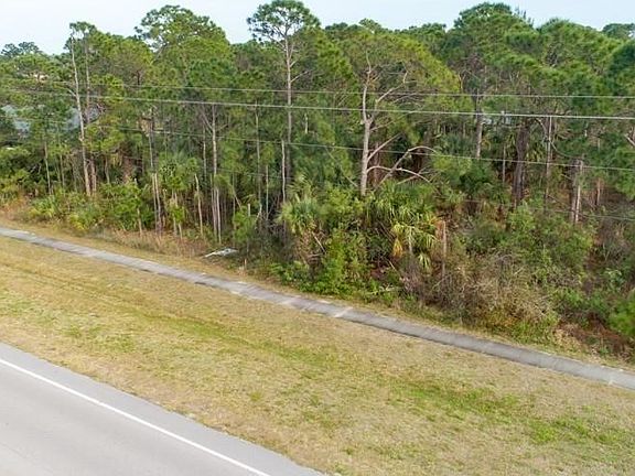 3rd image of 773 Sebastian Blvd