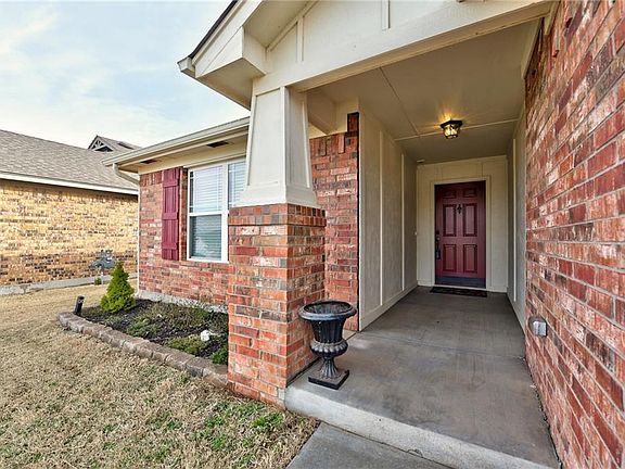 3rd image of 2725 Leopard Lily Dr