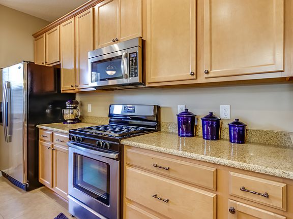 4th image of 3688 Hollisten Cir