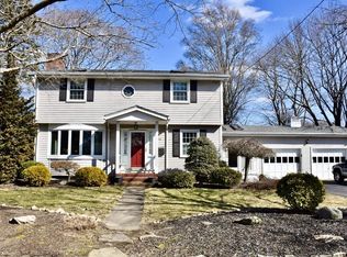 55 Castle Ave, Fairhaven, MA 02719