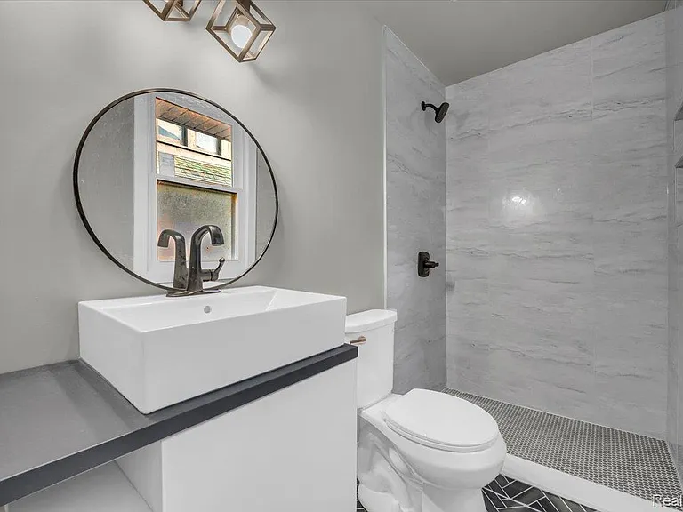 1502 Virginia Park St — Photo 16
