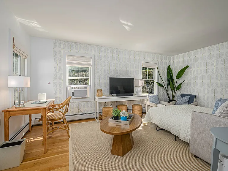 50 Oakland Ave — Photo 3