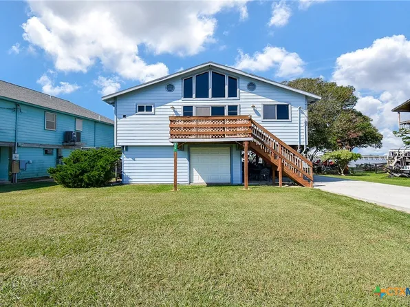 610 W Bayshore Dr, Palacios, TX 77465