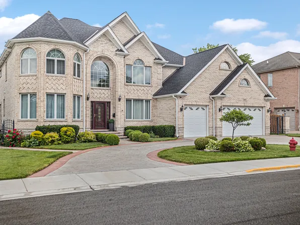 8040 W Charmaine Rd, Norridge, IL 60706