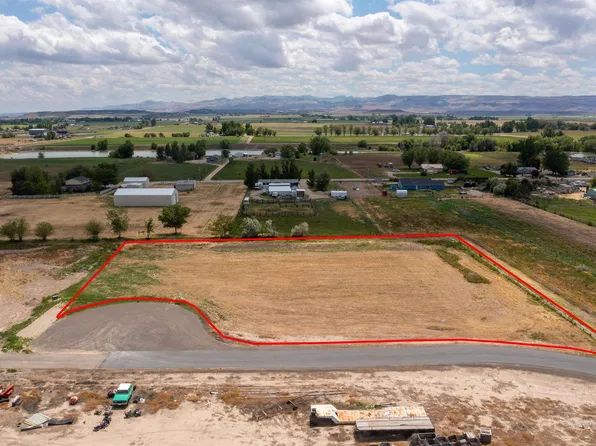 135 Emily Ln, Marsing, ID 83639