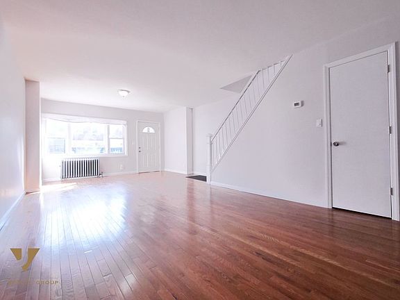 4th image of 1011 E 92nd St
