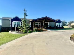 514 E 10th St, Leedey, OK 73654