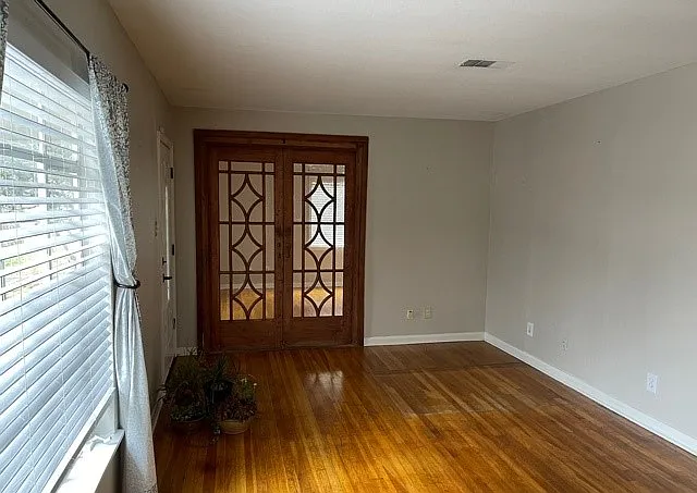 242 Pershing Ave — Photo 9
