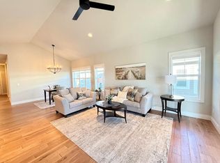 Bellflower Pointe Dr UNIT 28, Deforest, WI 53532