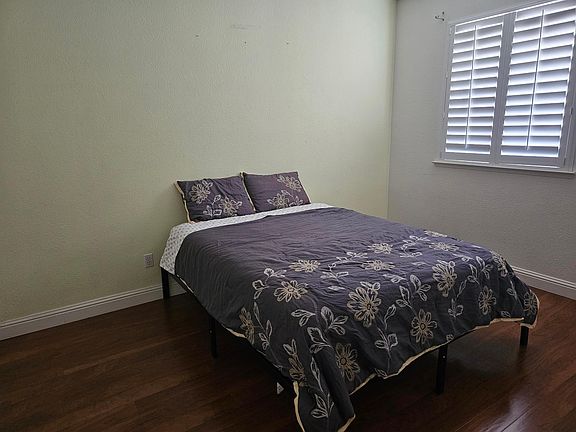 4th image of 5664 E Florence Ave