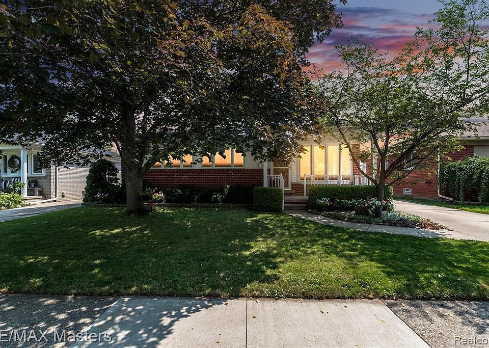 1st image of 29525 Tamarack Dr