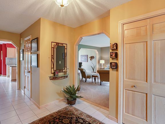 2nd image of 67 Forestbrook Ct