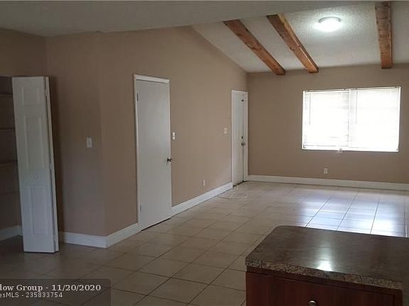4th image of 5702 Grant St #5702