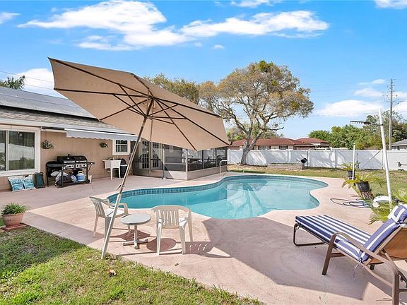 3rd image of 985 Hemingway Dr