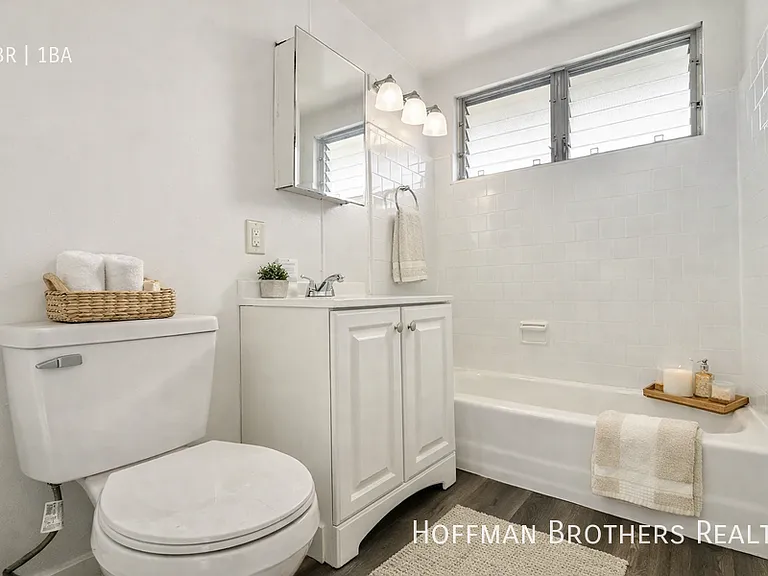 1258 N Virgil Ave #2 — Photo 3