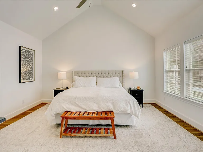 630 Delmar St — Photo 16