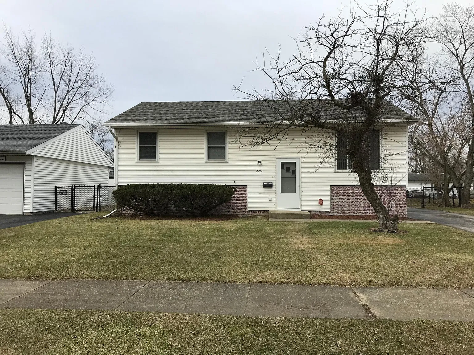 17132 Grant St photo 1