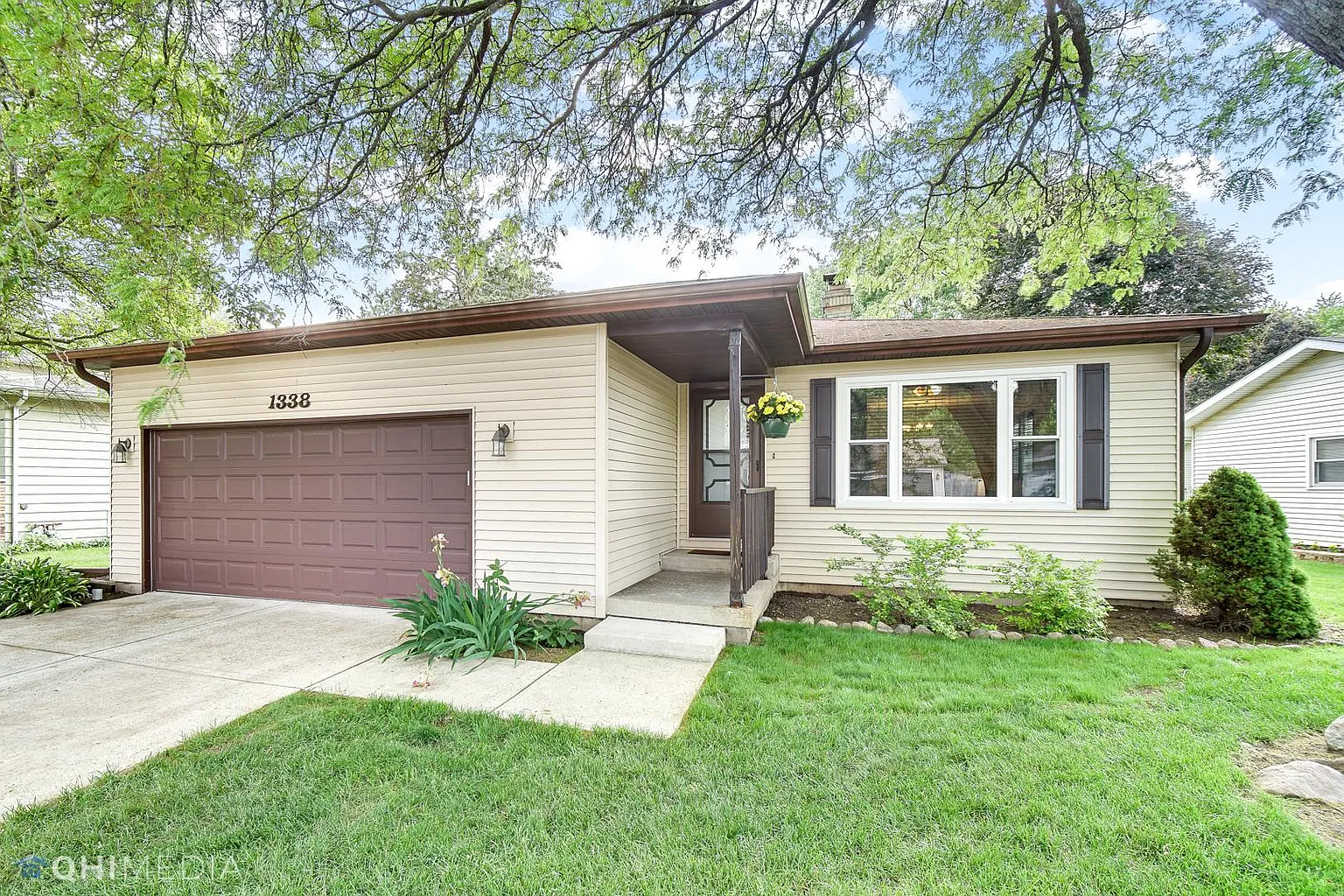 1338 Pappas Dr photo 1