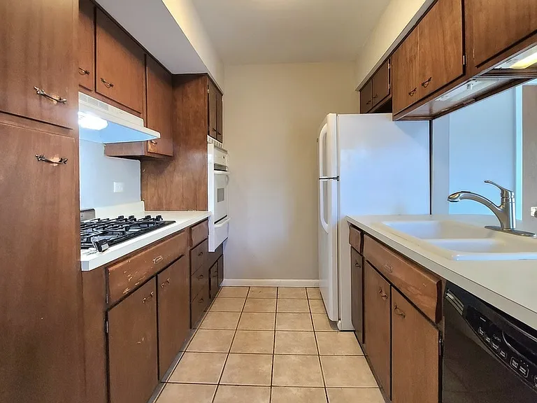 726 Concord Ln #726 — Photo 5