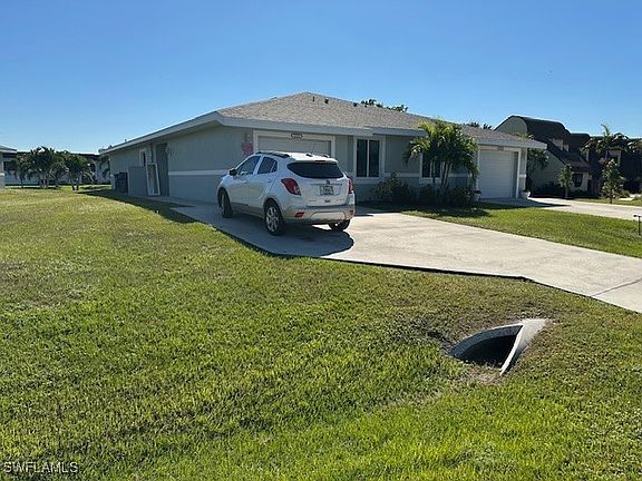 2nd image of 1174/1176 Lake McGregor Dr