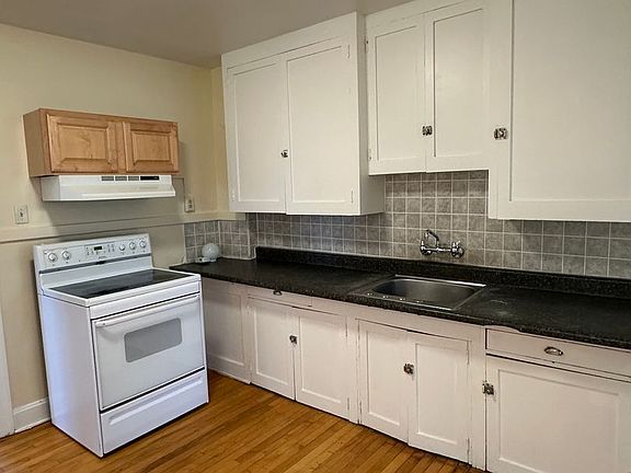 3rd image of 1312 1st St W