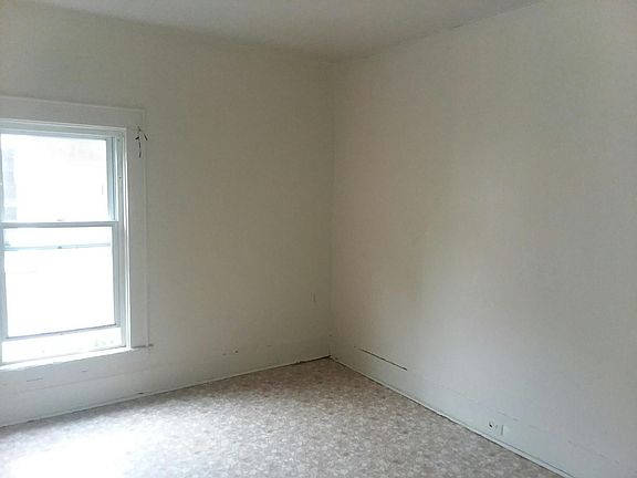 5th image of 117 W Bissell St #2