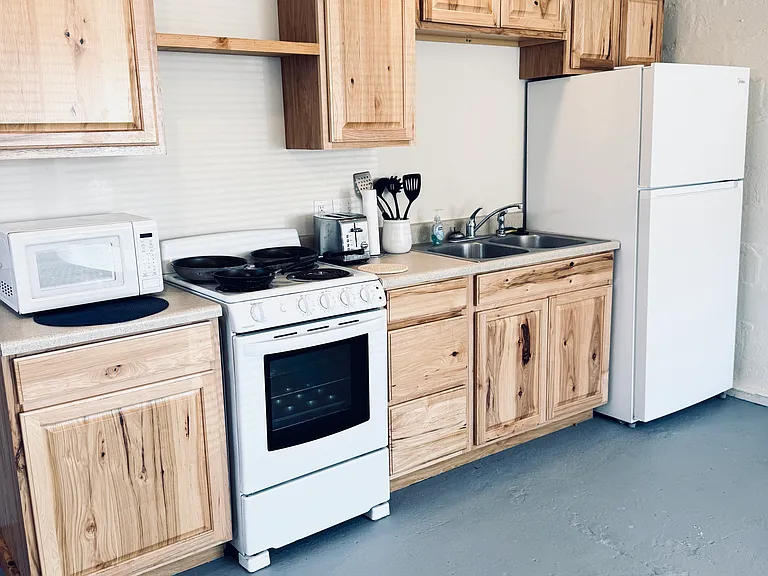 102 W Morgan St — Photo 3