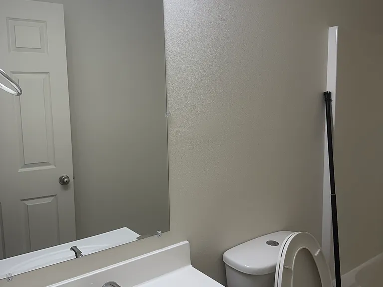 100 E Lauren Ln — Photo 4