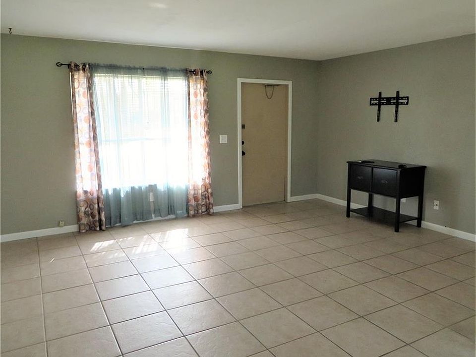 1st image of 1843 SE Wexford Ct