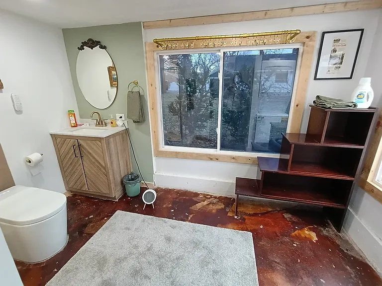1125 Molitor Rd #B — Photo 8