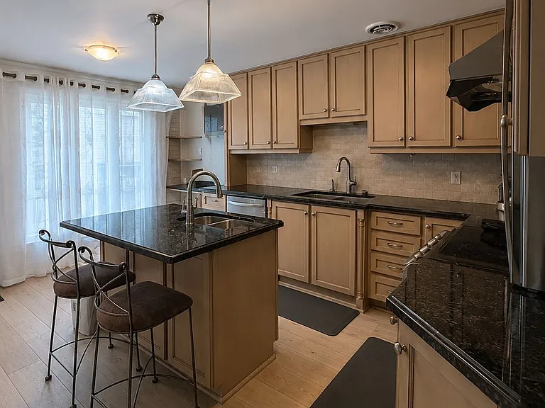 45 Foxwarren Dr #ROOM — Photo 5