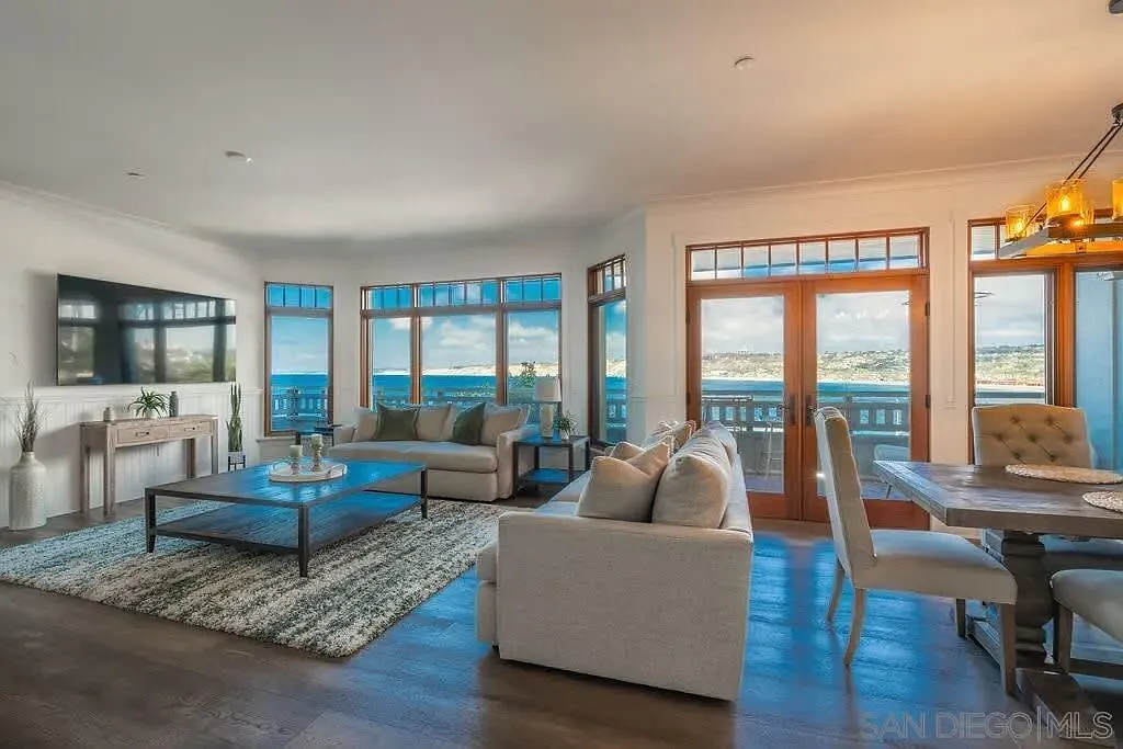 3 bed, 3.5 bath, 3600 sqft, $35,000 — Photo 1