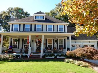 3008 Preston Station Dr, Hixson, TN 37343