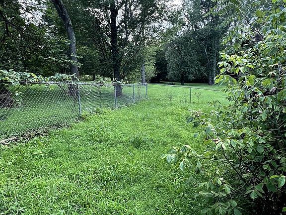 4th image of 2154 Golf Course Rd