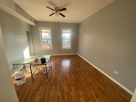 3rd image of 5112 W Argyle St #1