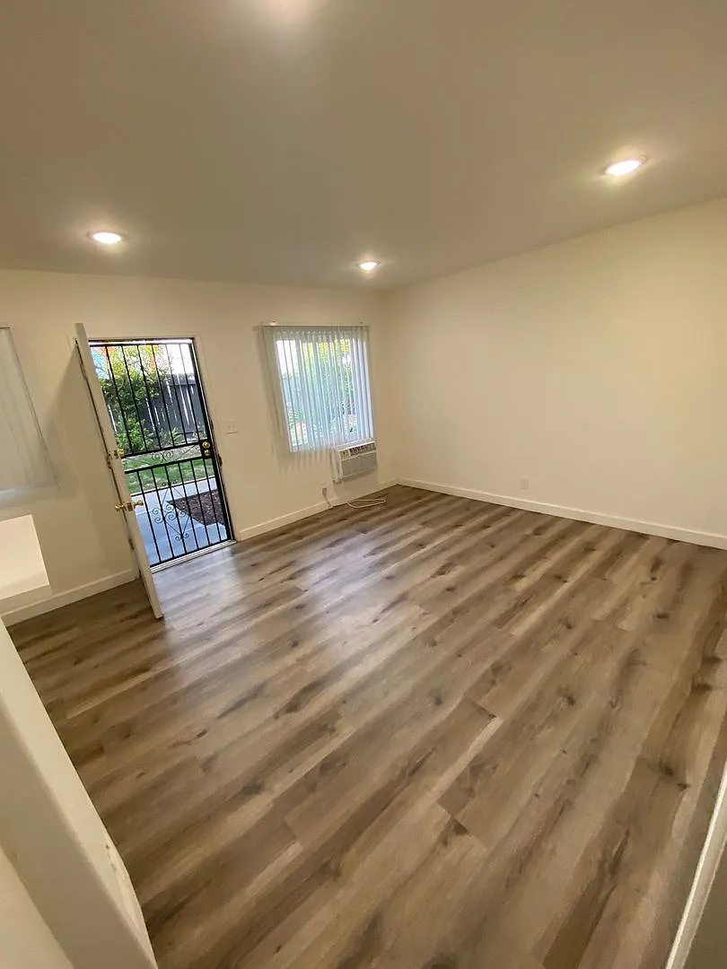 1 bed, 650 sqft, $1,995 — Photo 3
