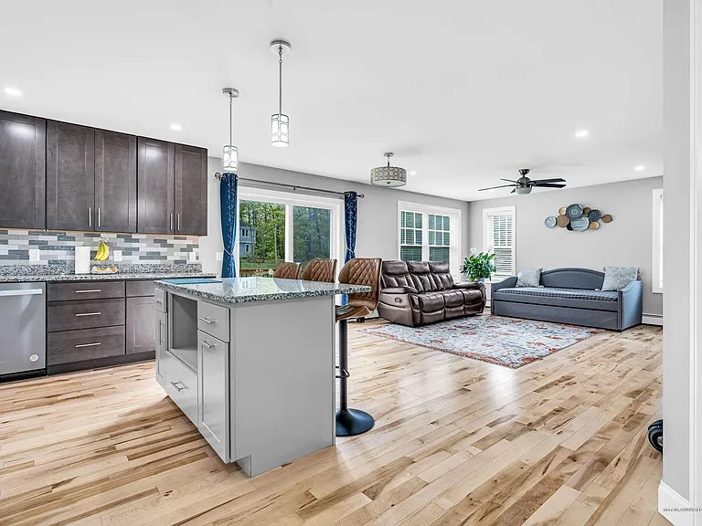 36 Belvedere Dr — Photo 16