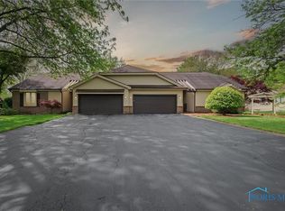 9655 Saint Andrews Rd, Perrysburg, OH 43551