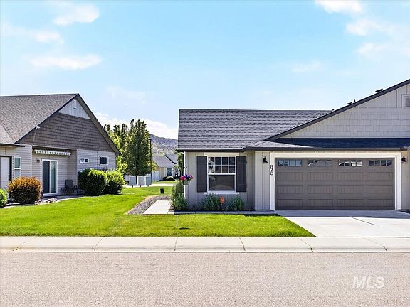 4th image of 878 S Beaver Creek Way