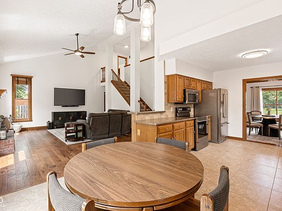 4th image of 11620 Victoria Ct