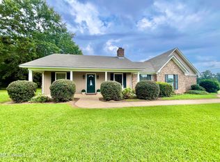 1129 Walnut Hills Ln, Hazlehurst, MS 39083