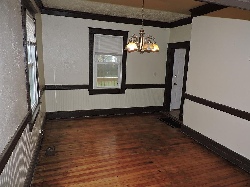 1st image of 2109 Roanoke Ave