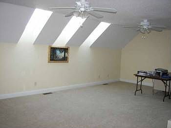 3rd image of 1433 Prestonwood Ct N